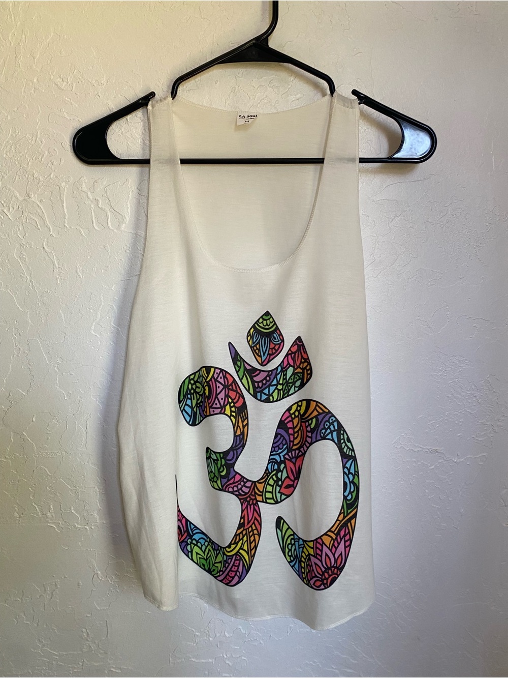 LA Soul Bundle of 3 Medium Graphic Tanks - Picture 6 of 14